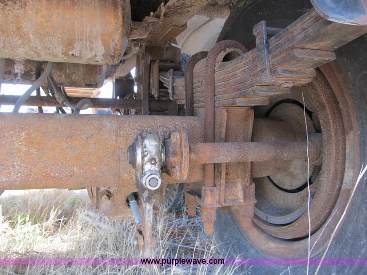 image for item B2761 1979 Progress Industries 40' aluminum tanker trailer