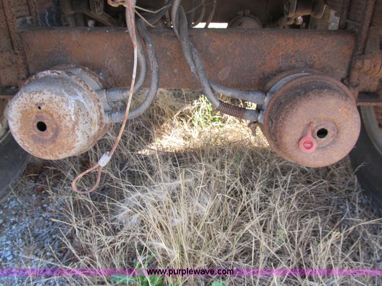 image for item B2761 1979 Progress Industries 40' aluminum tanker trailer