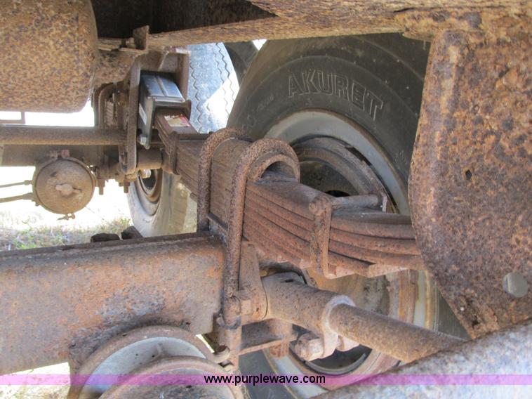 image for item B2761 1979 Progress Industries 40' aluminum tanker trailer