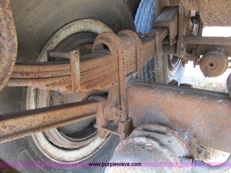 image for item B2761 1979 Progress Industries 40' aluminum tanker trailer