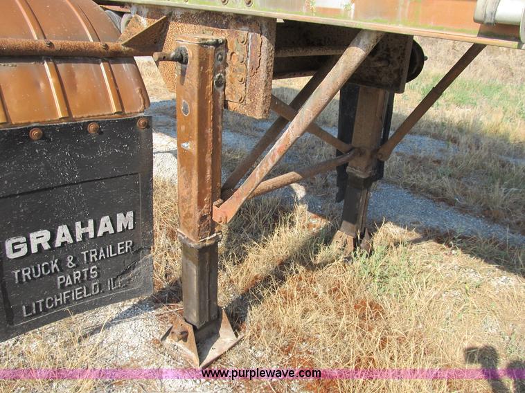 image for item B2761 1979 Progress Industries 40' aluminum tanker trailer