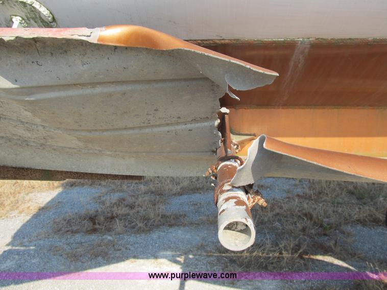 image for item B2761 1979 Progress Industries 40' aluminum tanker trailer