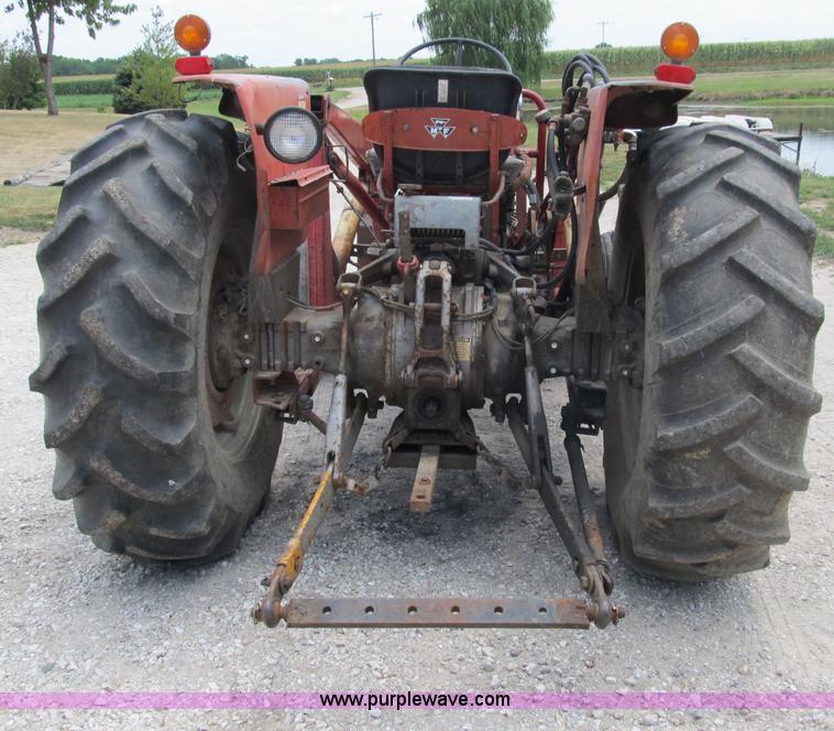 image for item B2762 1972 Massey-Ferguson 165 tractor