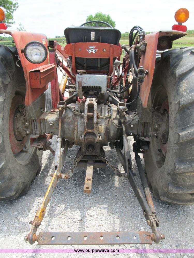 image for item B2762 1972 Massey-Ferguson 165 tractor