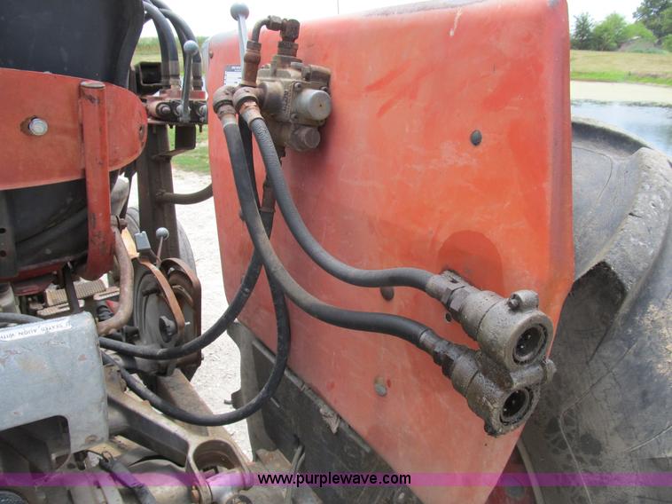 image for item B2762 1972 Massey-Ferguson 165 tractor