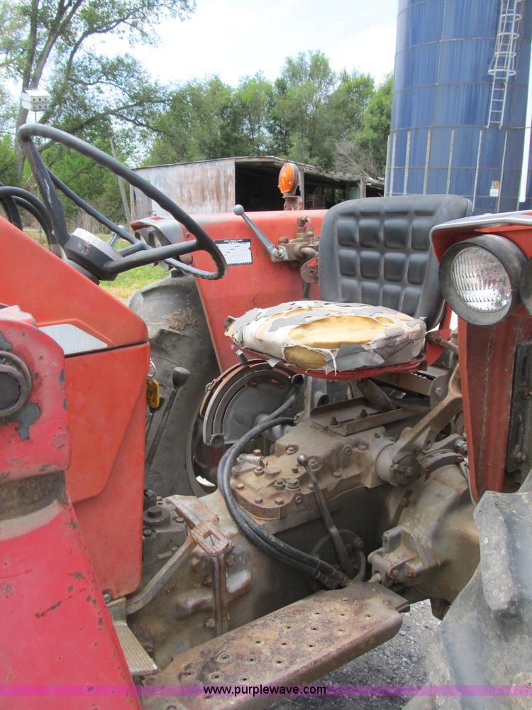 image for item B2762 1972 Massey-Ferguson 165 tractor