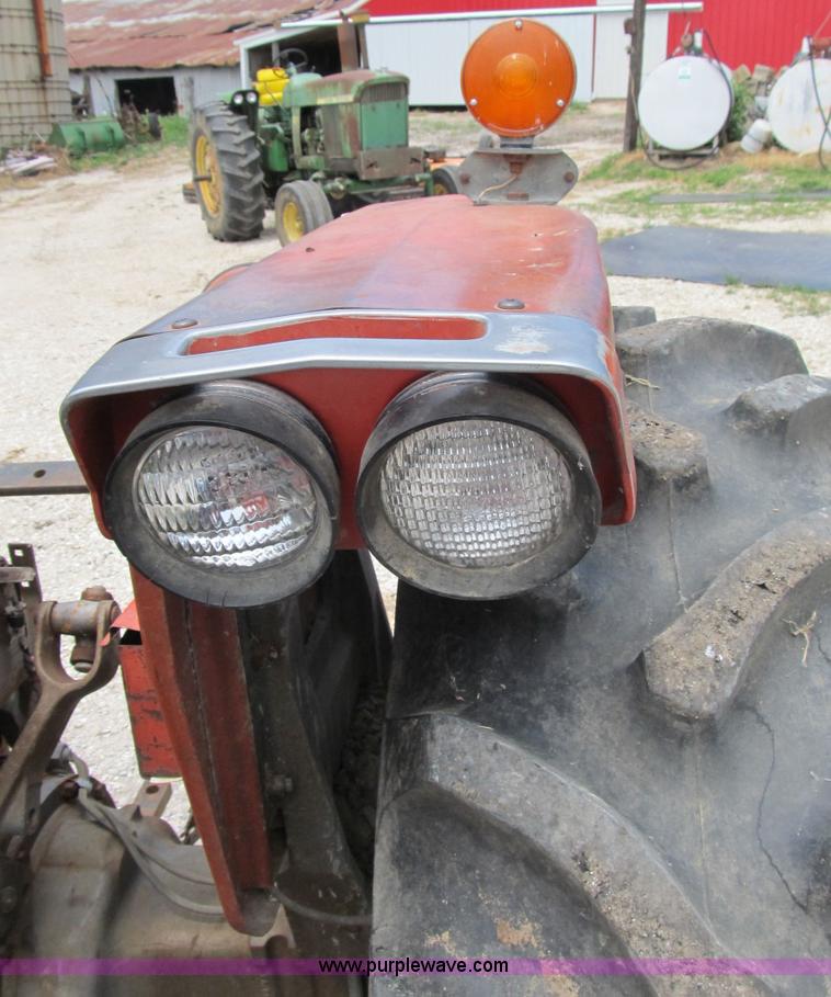 image for item B2762 1972 Massey-Ferguson 165 tractor