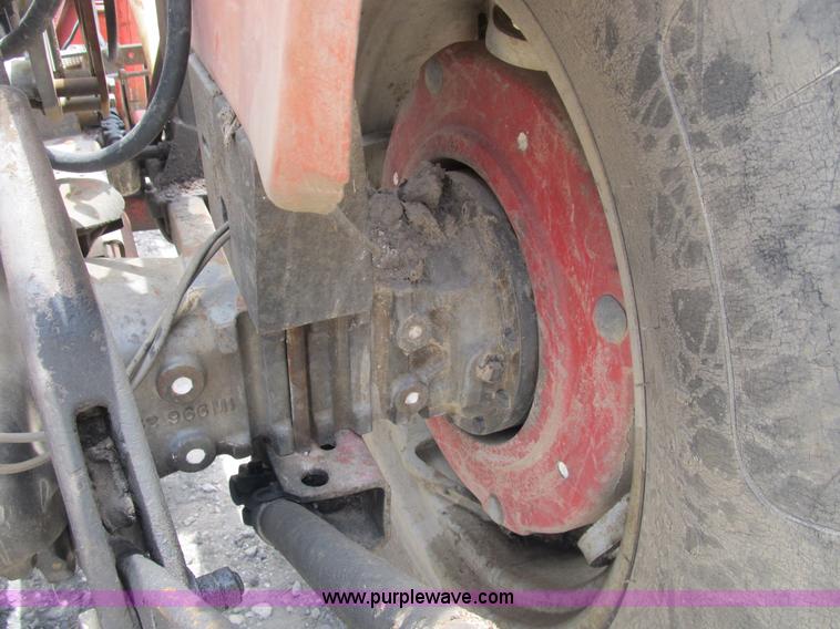 image for item B2762 1972 Massey-Ferguson 165 tractor