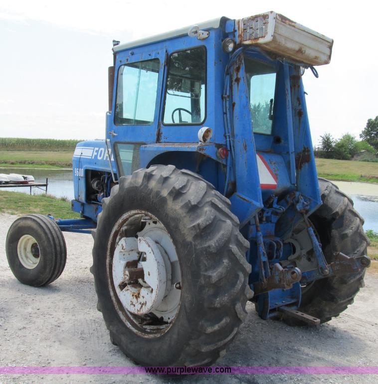 image for item B2763 1976 Ford 9600 row crop tractor