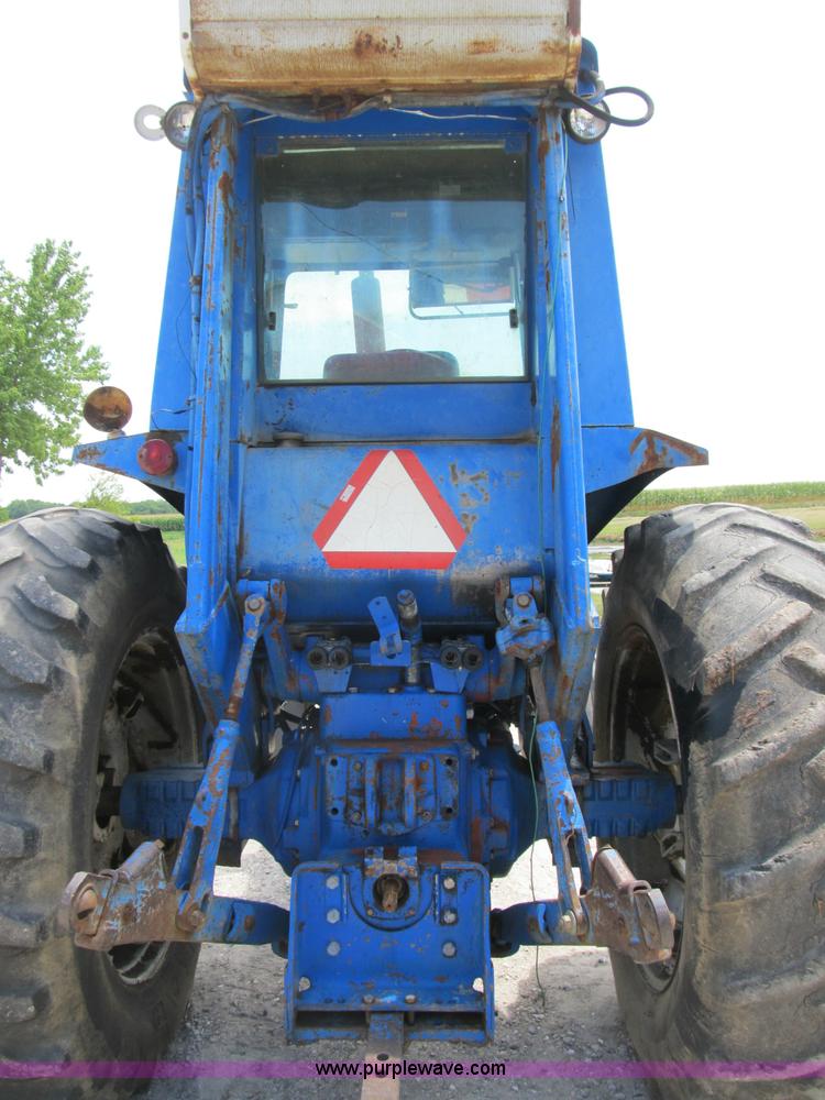 image for item B2763 1976 Ford 9600 row crop tractor