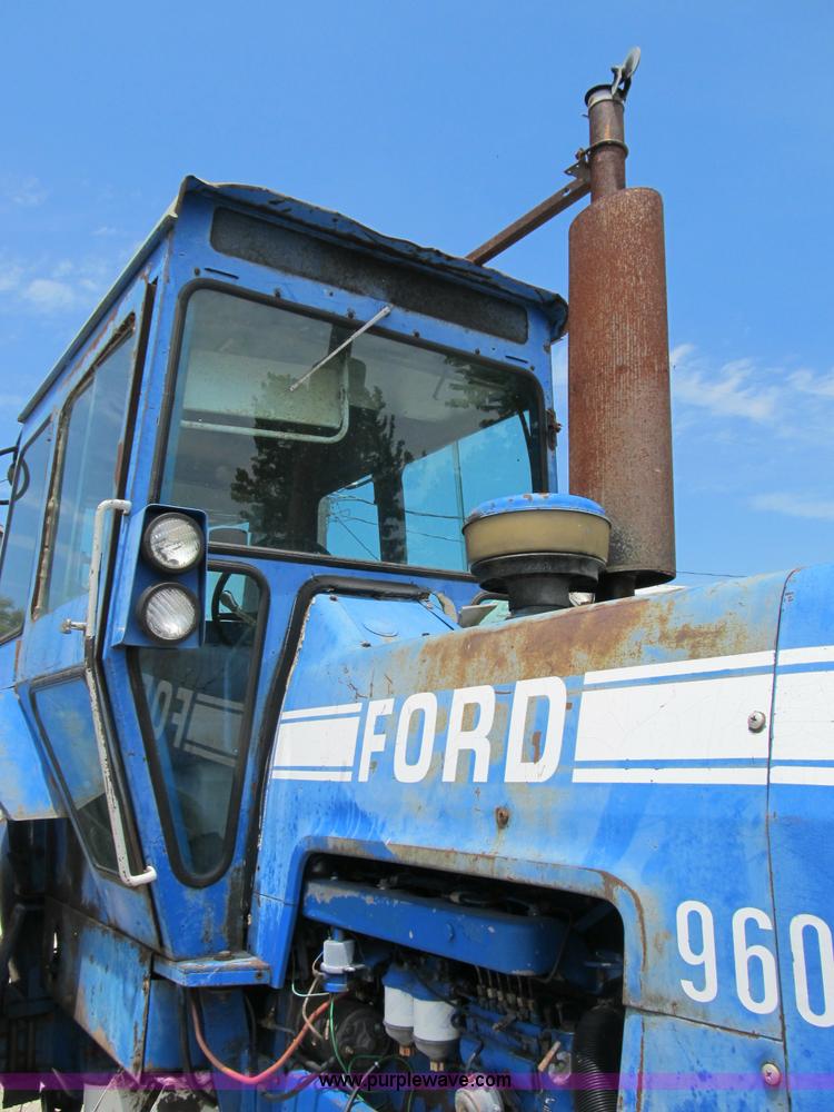 image for item B2763 1976 Ford 9600 row crop tractor