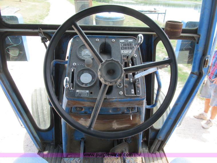 image for item B2763 1976 Ford 9600 row crop tractor