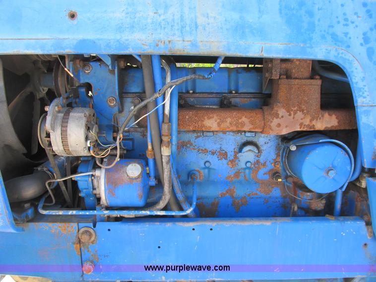 image for item B2763 1976 Ford 9600 row crop tractor