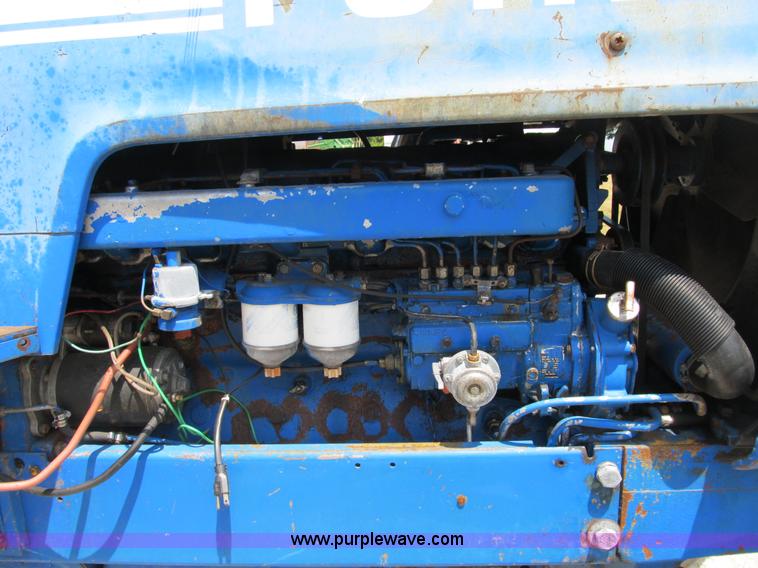 image for item B2763 1976 Ford 9600 row crop tractor