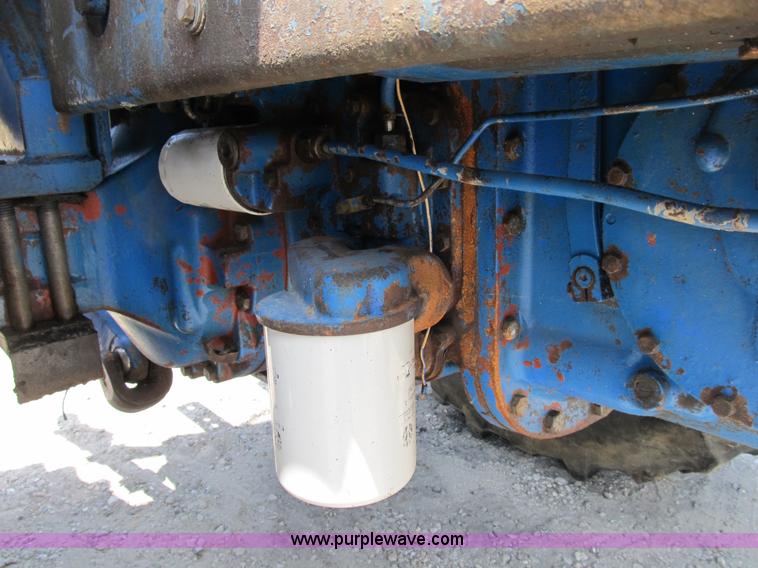 image for item B2763 1976 Ford 9600 row crop tractor