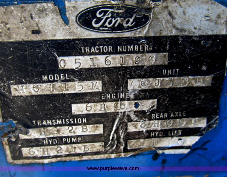 image for item B2763 1976 Ford 9600 row crop tractor
