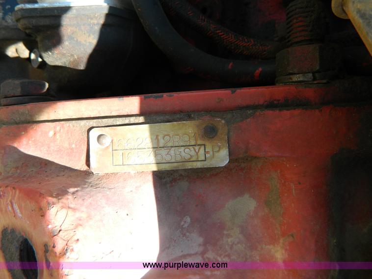 image for item B3810 1976 International 464 tractor