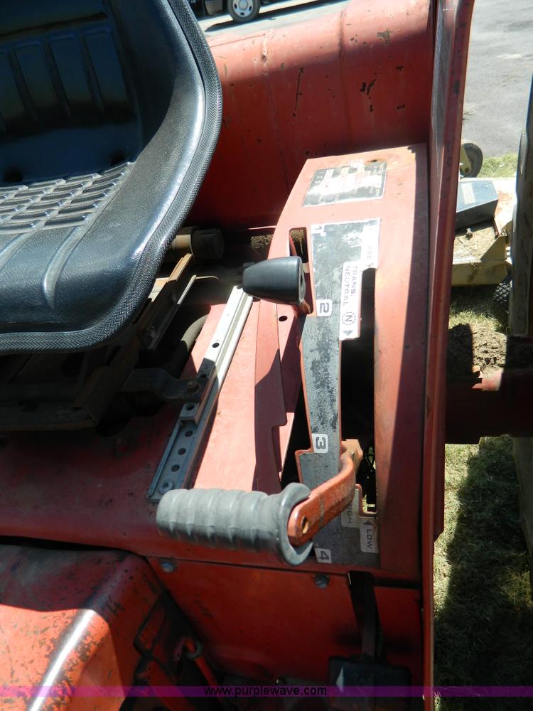 image for item B3810 1976 International 464 tractor