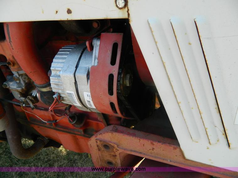 image for item B3810 1976 International 464 tractor