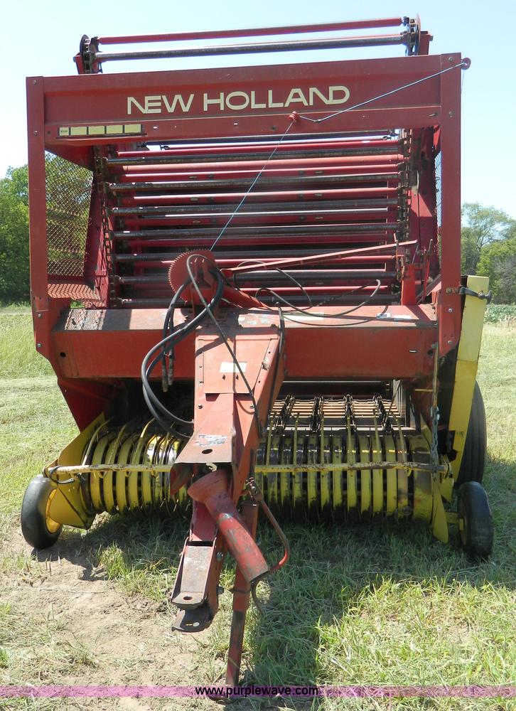 image for item B3812 1979 New Holland 851 round baler
