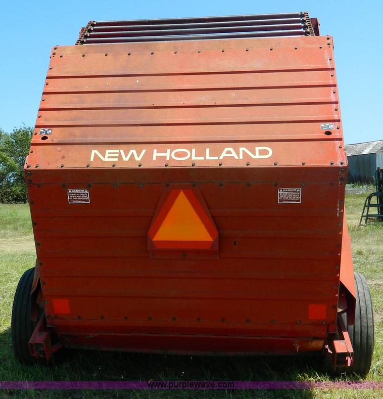 image for item B3812 1979 New Holland 851 round baler