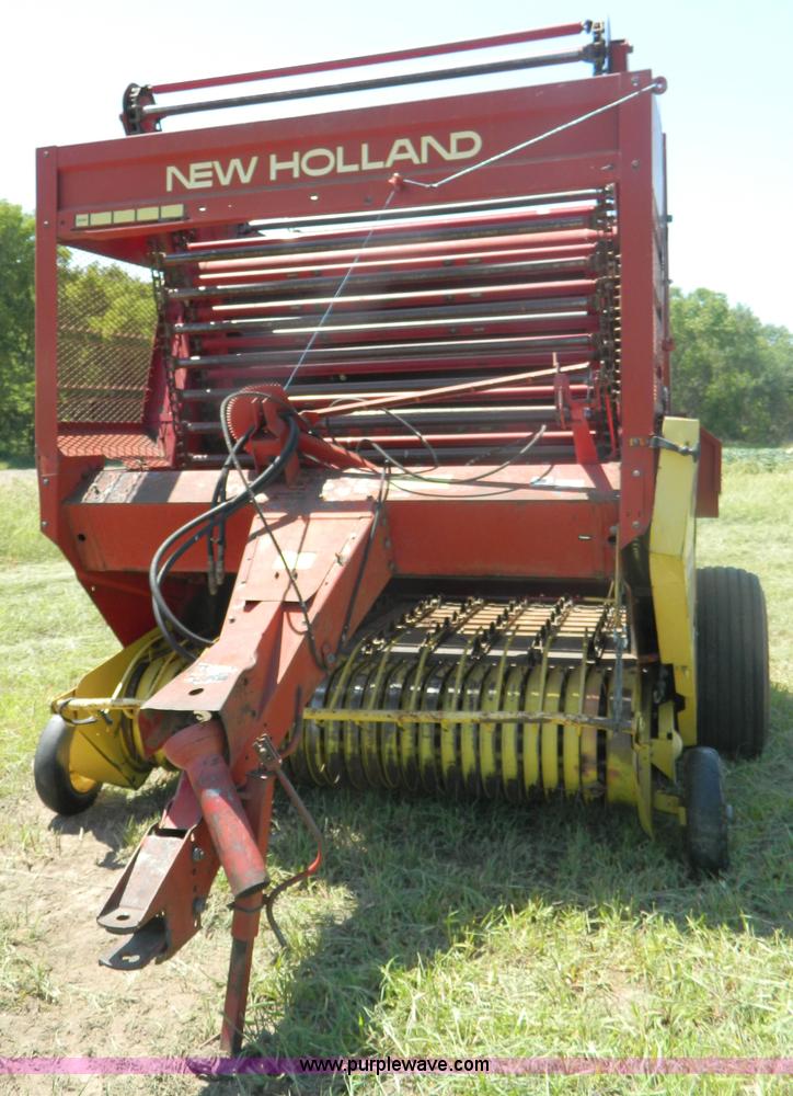 image for item B3812 1979 New Holland 851 round baler