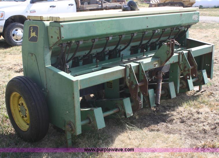 image for item B6866 John Deere 1500 Power Till seeder