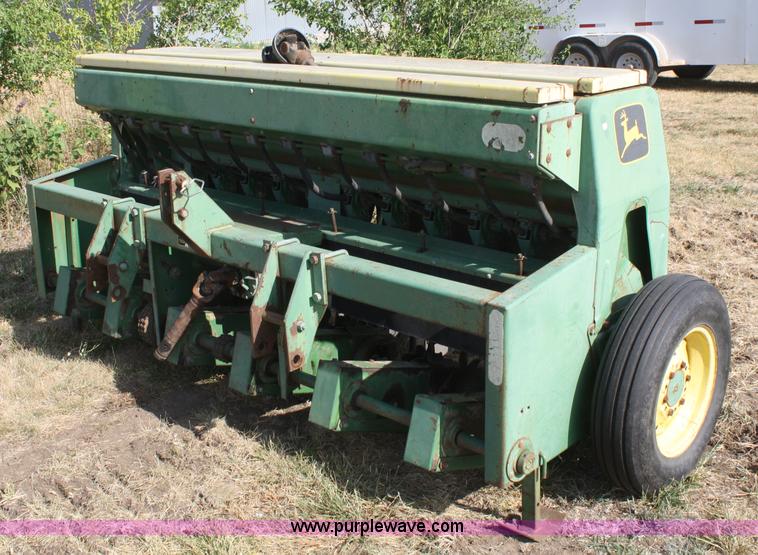 image for item B6866 John Deere 1500 Power Till seeder