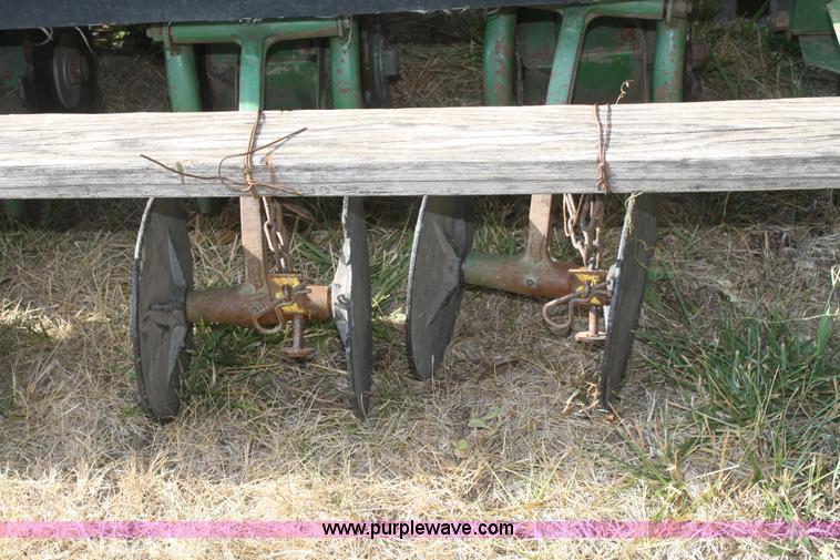 image for item B6866 John Deere 1500 Power Till seeder