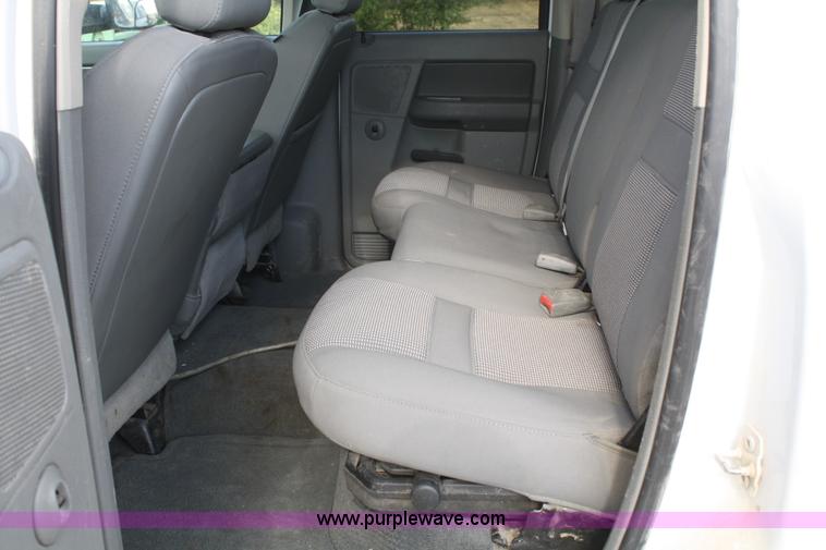 image for item B6867 2007 Dodge Ram 3500 HD quad cab flatbed pickup truck