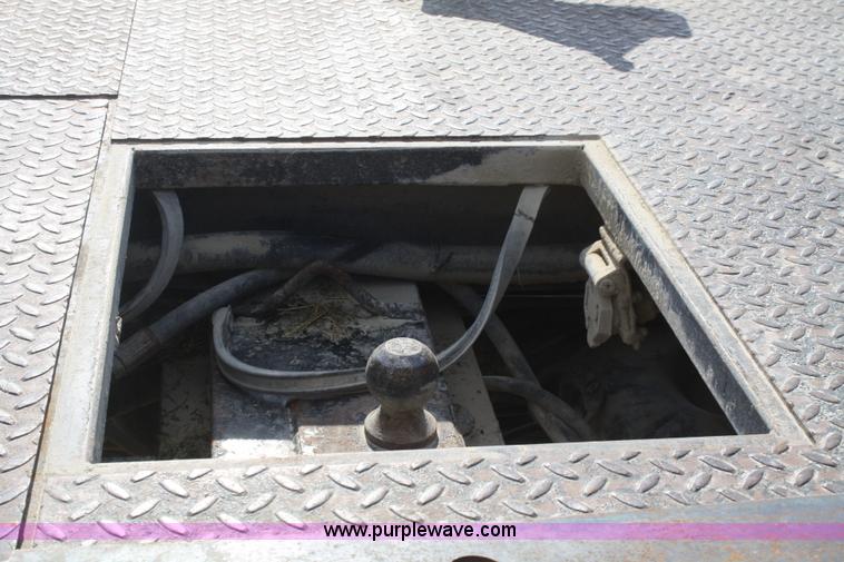image for item B6867 2007 Dodge Ram 3500 HD quad cab flatbed pickup truck