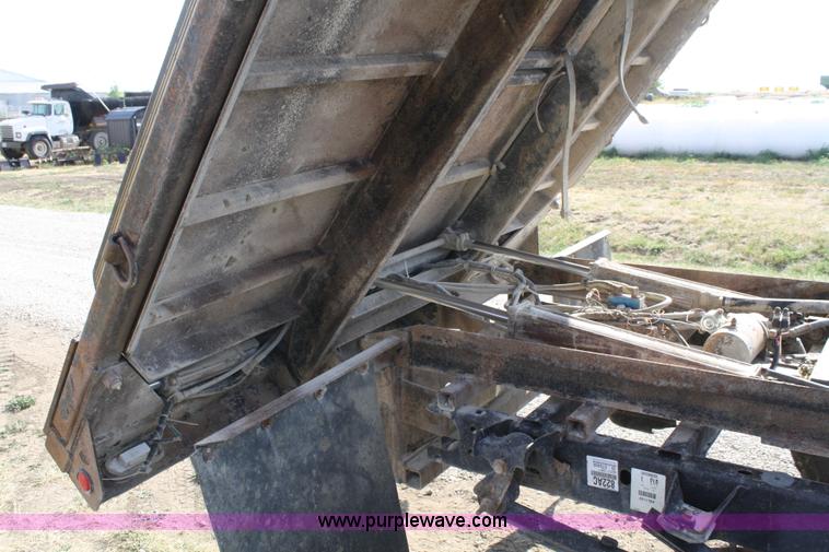 image for item B6867 2007 Dodge Ram 3500 HD quad cab flatbed pickup truck