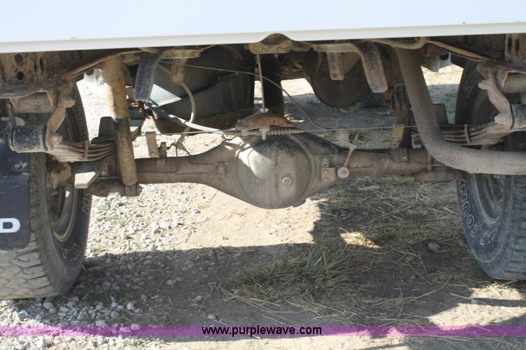 image for item B6870 2000 Toyota Tacoma SR5 extended cab pickup truck