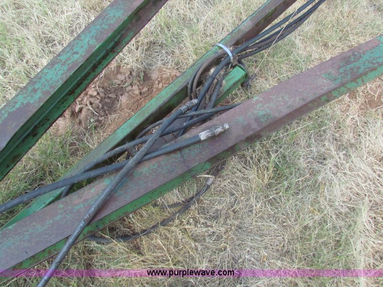 image for item B7338 John Deere E1600 chisel