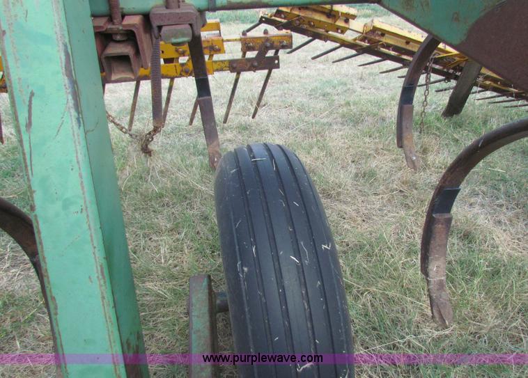 image for item B7338 John Deere E1600 chisel