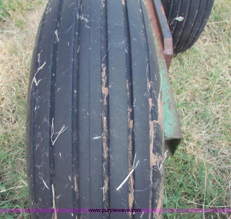 image for item B7338 John Deere E1600 chisel