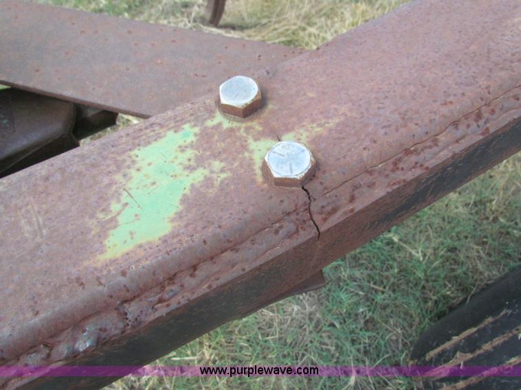 image for item B7338 John Deere E1600 chisel