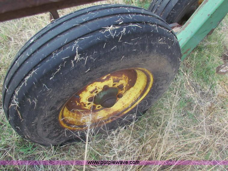 image for item B7338 John Deere E1600 chisel