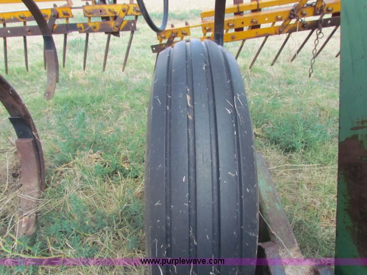 image for item B7338 John Deere E1600 chisel