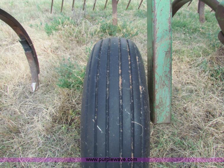 image for item B7338 John Deere E1600 chisel