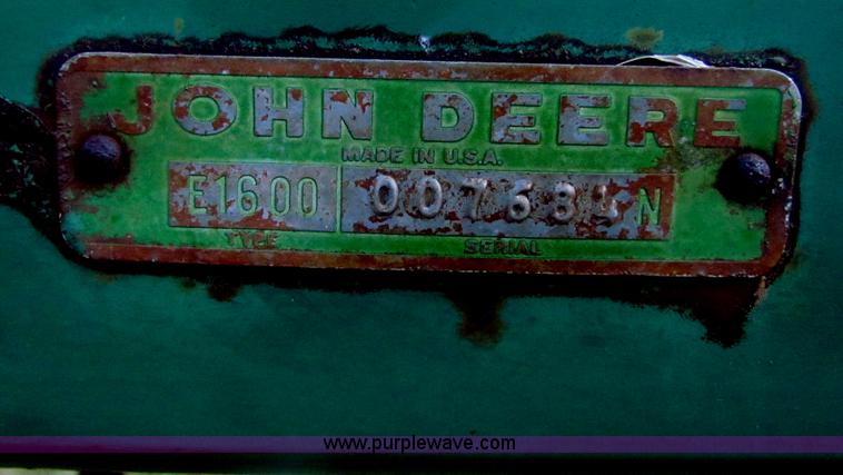 image for item B7338 John Deere E1600 chisel