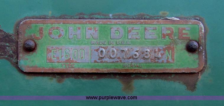 image for item B7338 John Deere E1600 chisel