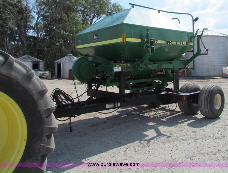 image for item B7340 1996 John Deere 787 Air Seeder Cart