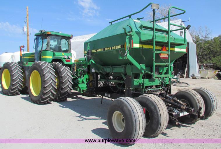 image for item B7340 1996 John Deere 787 Air Seeder Cart