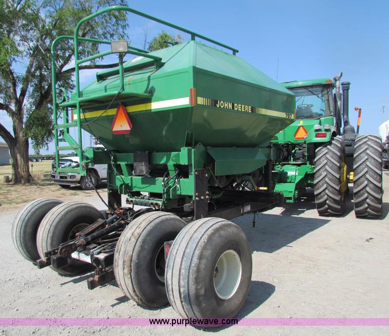 image for item B7340 1996 John Deere 787 Air Seeder Cart