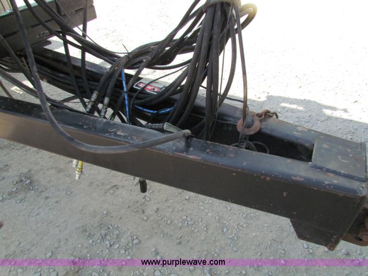 image for item B7340 1996 John Deere 787 Air Seeder Cart