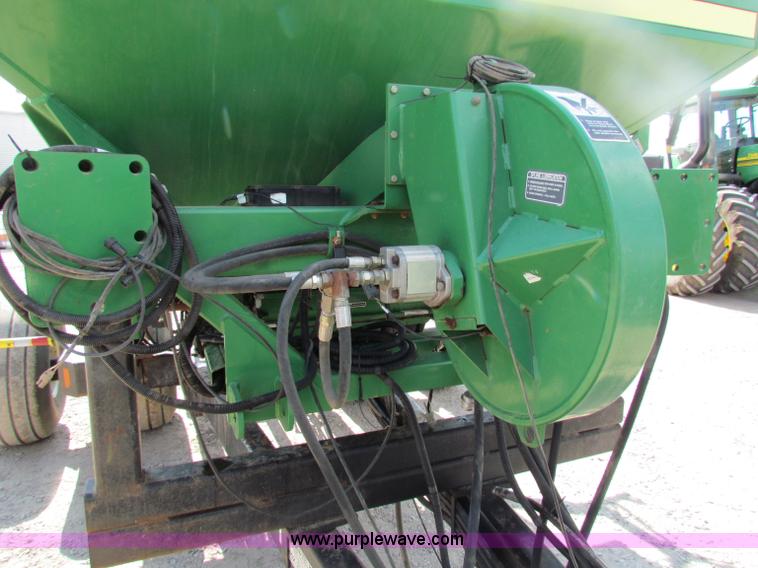 image for item B7340 1996 John Deere 787 Air Seeder Cart