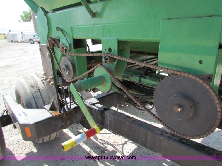 image for item B7340 1996 John Deere 787 Air Seeder Cart