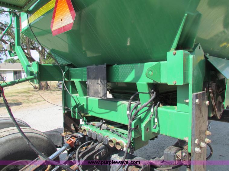image for item B7340 1996 John Deere 787 Air Seeder Cart