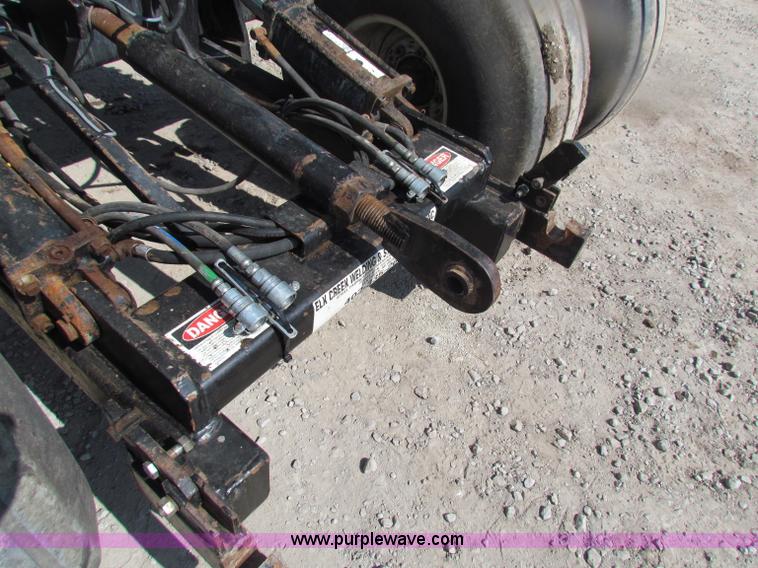 image for item B7340 1996 John Deere 787 Air Seeder Cart